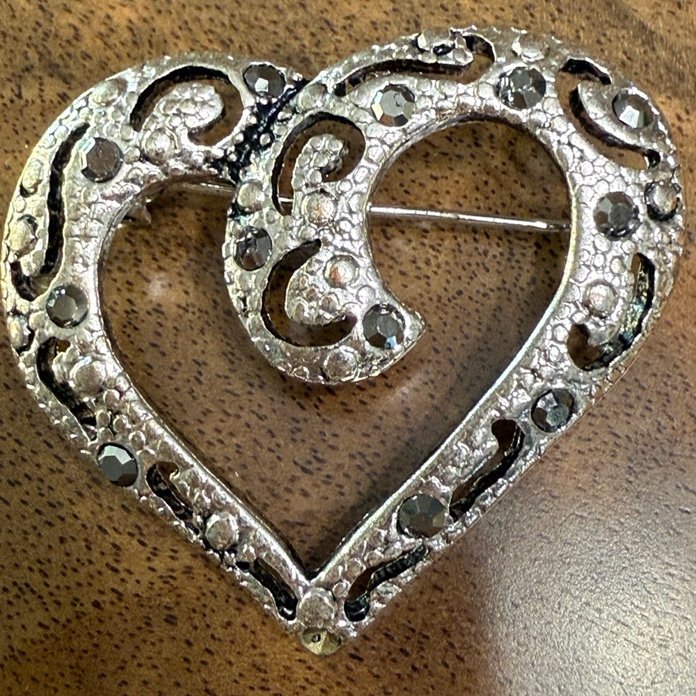 Vintage Heart Shaped Silver Brooch with Black Accents